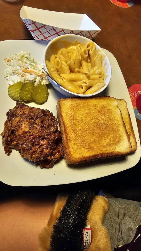 Pulled Pork Sandwich and Mac N Cheese